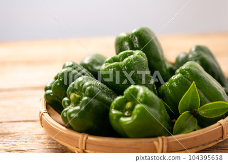 green pepper  104395658