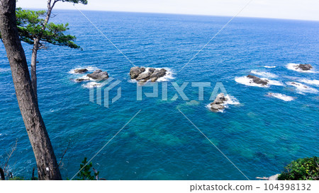 Aomi Island in Nagato City, Yamaguchi Prefecture Aomi Island in Nagato City, Yamaguchi Prefecture 104398132