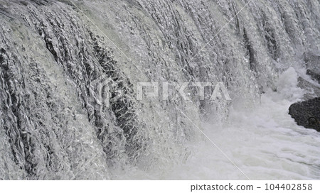 洪水破壞圖像(河水上漲) 洪水破壞圖像(河水上漲) 104402858
