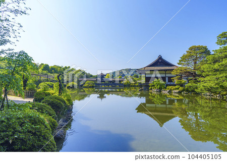 京都 平安神宮 東紫苑 綠意盎然的季節 104405105