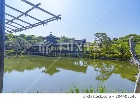 京都 平安神宮 東紫苑 太平閣 新綠季節 京都 平安神宮 東紫苑 太平閣 新綠季節 104405145