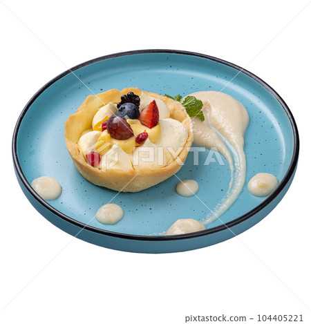 Fruit tart with apple cream 104405221