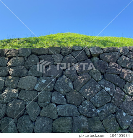 Stone wall Stone wall 104405984