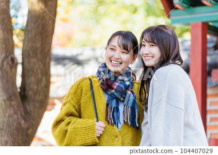 Women who enjoy sightseeing Women's trip Women who enjoy sightseeing Women's trip 104407029