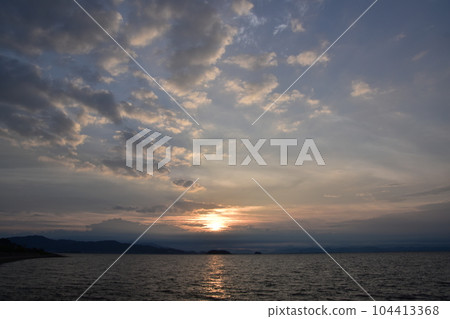 朝日和海岸 104413368