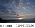 朝日和雲 104413380