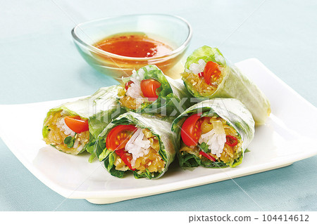 Fresh spring rolls with Chinese jellyfish Fresh spring rolls with Chinese jellyfish 104414612
