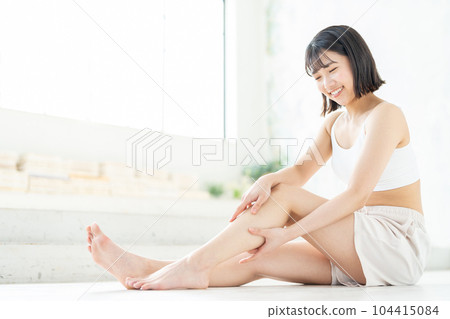 Women with leg skin care Women with leg skin care 104415084