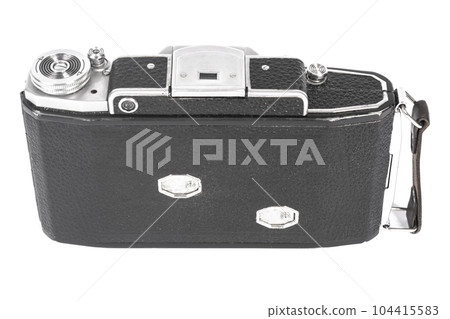 Antique camera with an accordion lens isolate Antique camera with an accordion lens isolate 104415583