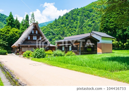 Gokayama Suganuma Gassho-zukuri Village (Summer) 104416733