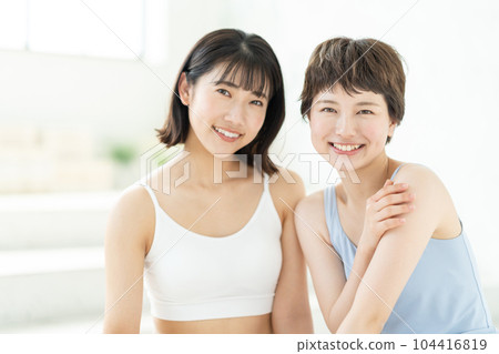 少婦美女2人 104416819