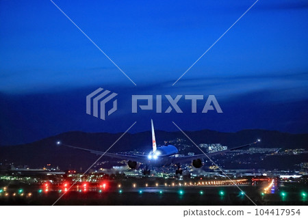 大阪伊丹機場起飛降落 104417954