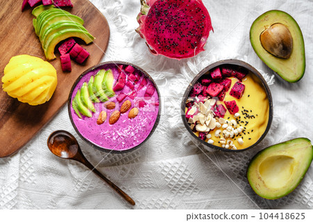 Dragon fruit and mango, Smoothie Bowl 104418625