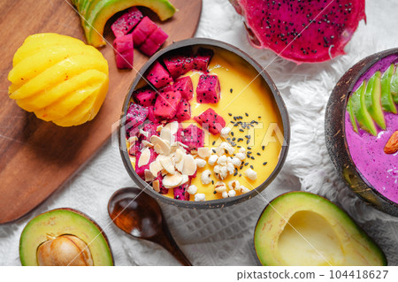 Mango and Pineapple Smoothie Bowl 104418627