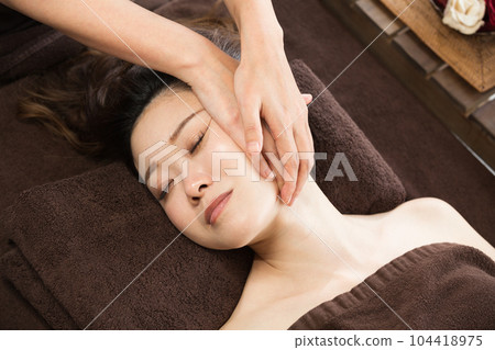 面部美容 104418975