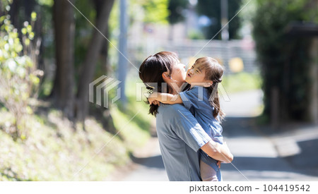 Mother and child 104419542