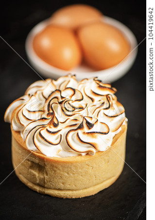 Lemon Meringue Pie 104419642