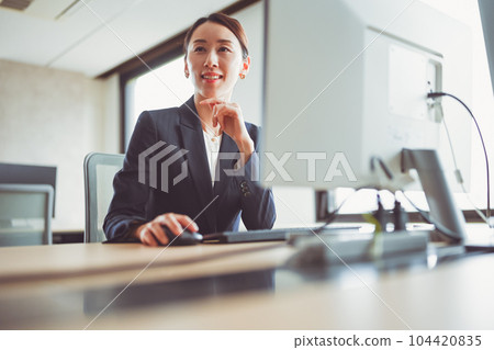  企業形象 104420835