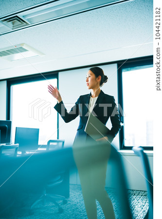  企業形象 104421182