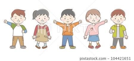 微笑的孩子穿著長袖衣服秋春全身 104421651