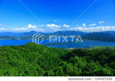 [京都府] 天氣晴朗的天橋立 104425569