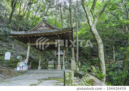 Nanzenji Okunoin, an unknown sanctuary in the depths of Nanzenji 104426439