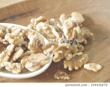 walnuts on a plate 104426678