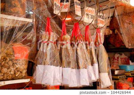 Salt-dried fish (ham yui) sold in the "seafood town" in the west of Tokusuke-do, Hong Kong. It was cheap before but now expensive Salt-dried fish (ham yui) sold in the "seafood town" in the west of Tokusuke-do, Hong Kong. It was cheap before but now expensive 104426944