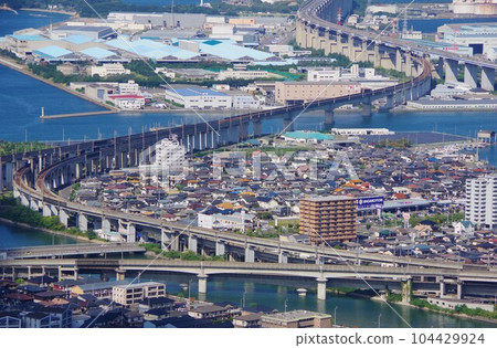 Utazu Town, Kagawa Prefecture Junction of Yosan Line and Seto Ohashi Line 104429924