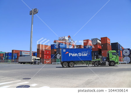 Shinagawa Container Wharf Trailer waiting to enter the yard Shinagawa Container Wharf Trailer waiting to enter the yard 104430614
