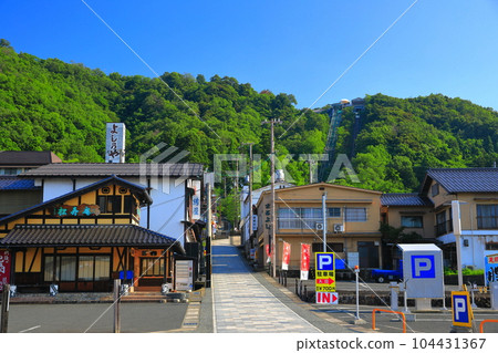 [Kyoto Prefecture] Amanohashidate Kasamatsu Park in sunny weather 104431367