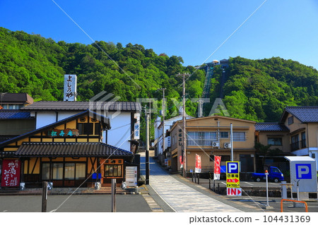 [Kyoto Prefecture] Amanohashidate Kasamatsu Park in sunny weather 104431369