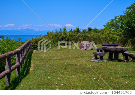 從神奈川縣橫須賀市荒崎公園（海風之丘）向西眺望（富士山、相模灣等） 104431763