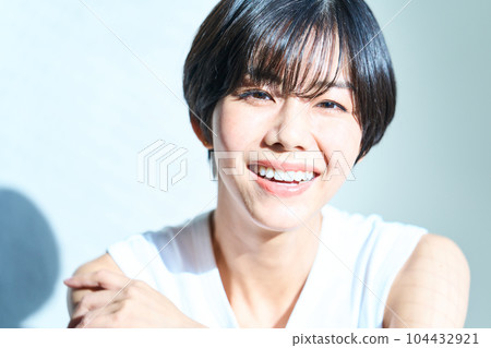 年輕的女士的肖像 104432921