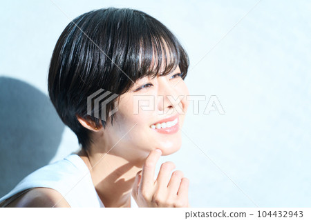 Young lady's portrait Young lady's portrait 104432943