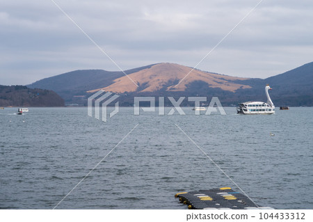 Lake Yamanaka 2023 104433312