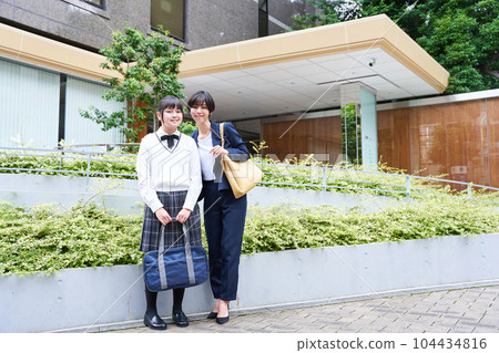 Junior high school field trips　　 104434816