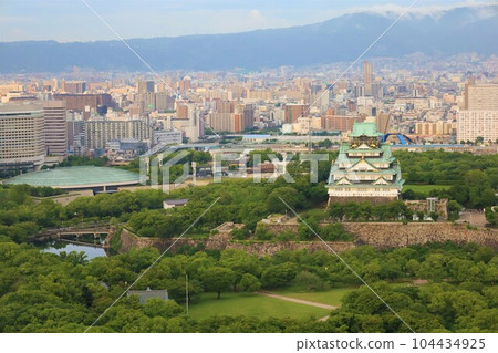 Spring/Summer/Early Summer/Rainy Season/This season is indescribable. Walk around Osaka Castle, Osaka Prefectural Office, NHK Osaka, Tanimachisuji. 104434925