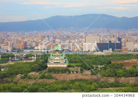 春天/夏天/初夏/雨季/這個季節難以形容。漫步大阪城、大阪府、NHK大阪、谷町筋。 104434968