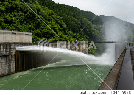 奧道部 瀧澤水壩和吊橋的排水 104435958