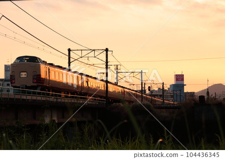 183系列（189）列車染成夕陽_2009年9月17日 104436345