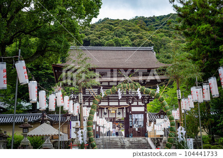 Early summer at Matsunoo Taisha Shrine, the precincts and temple gate with the ``Chinowa'' of Nagoshi no Harae 104441733