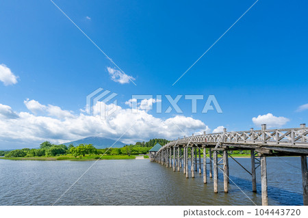 Tsuru-no-Mai Bridge 300 meters in length Japan's tallest three-tiered wooden bridge Tsuru-no-Mai Bridge 300 meters in length Japan's tallest three-tiered wooden bridge 104443720