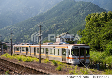 [喜瀨本線] Atsika站出發的普通列車 104444637