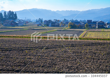 Minamiuonuma in late autumn, rural scenery, autumn scenery, Minamiuonuma City, Niigata Prefecture 104445037