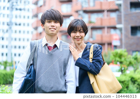 Junior high school student, young mother, opening ceremony, exam day, high school exam, commemorative photo 104446313