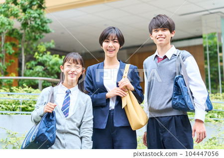 初中生，年輕媽媽，開幕式，紀念合影 104447056