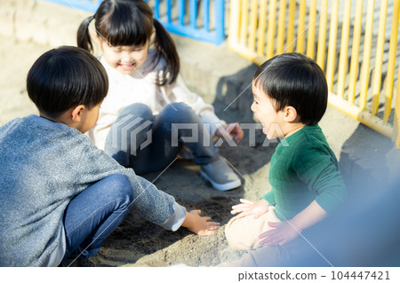 Park, sandbox, children 104447421