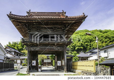 Katsuyama Anyoji Temple Sanmon Maniwa City, Okayama Prefecture 104447685
