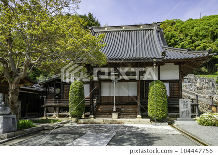 岡山縣真庭市胜山安陽寺本堂 104447756